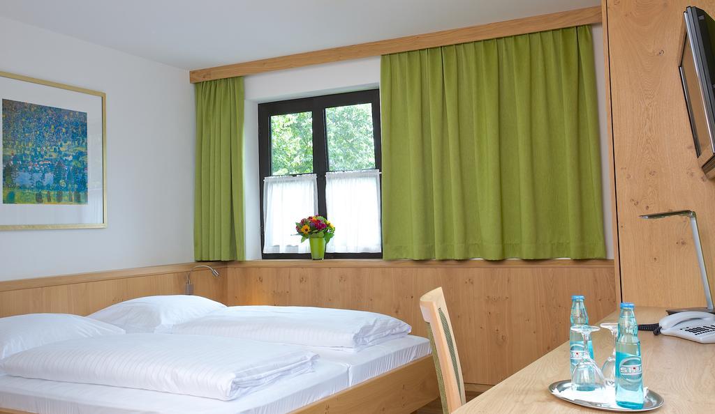 Hotel Zur Muehle Ismaning Exterior photo
